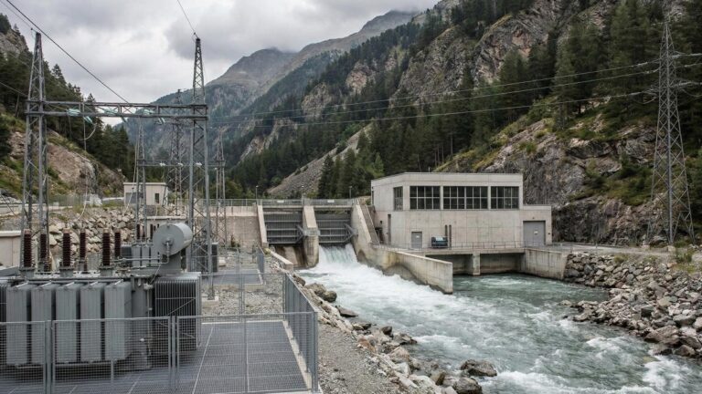 Кабмин Кыргызстана одобрил строительство ГЭС на реке Жыргалан