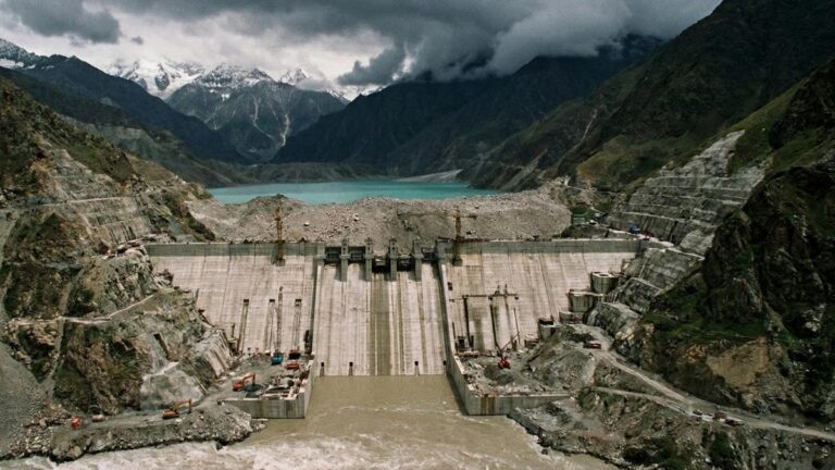 Ледниковые озера угрожают уничтожить новые ГЭС в Кашмире