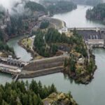 Гидроэнергетика против лосося: новый виток конфликта вокруг плотин в США