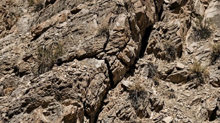 Эксперт: разлом Ак-Шыйрак угрожает плотине Камбаратинской ГЭС-1