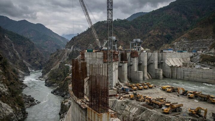 Американским ГЭС продлили сроки начала строительства