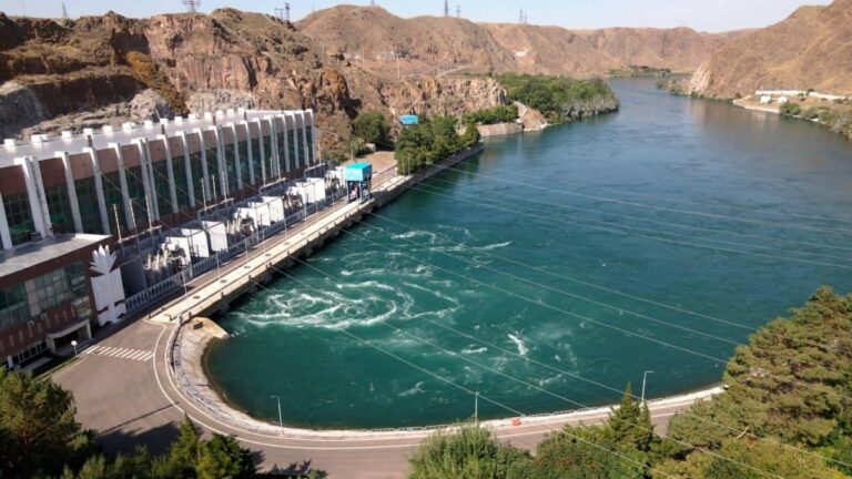 На водохранилищах Казахстана возведут 32 малые ГЭС